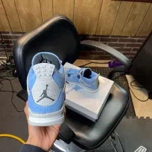 Jordan | Shoes | Jordan 4 University Blue Size 85 Ds | Poshmark display picture 1